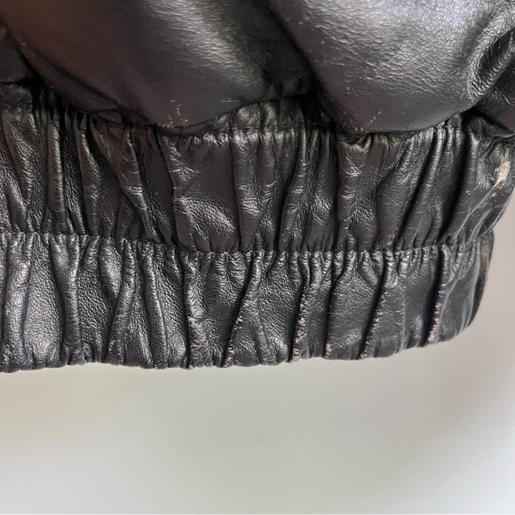 Vintage 90’s Leather Bomber “Big Bad Wolf” Size Medium - Picture 9 of 16